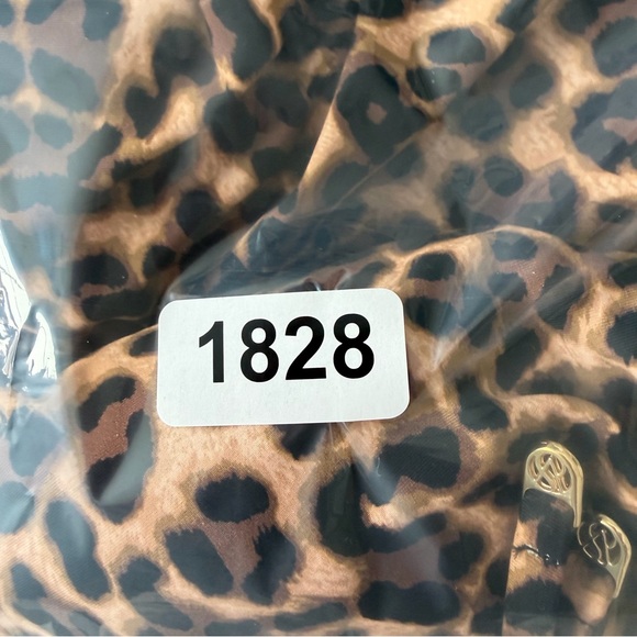 New! Victoria’s Secret Leopard Strapless Ruched Swimsuit Medium 41828 - Picture 8 of 8